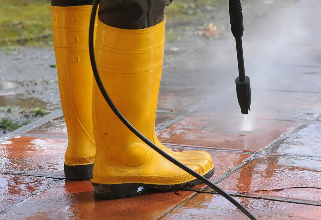 Sodium Hypochlorite's Role in Pressure Washing